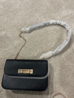 (Category: ) located in . Submitted by dilsx (Listing ID 1228348675, Image 1). Description: .