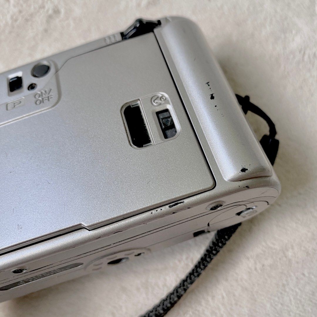 Pentax Espio 80 Film Camera (Category: Cameras) located in Quezon City. Submitted by joolei.declutter (Listing ID 1224263708, Image 3). Description: 🚫 no haggling please, last price posted! 💗discounts available when buying multiple products 🛍️ valued at 3,750 🛒 bought from @filmthriftshop on IG ❓RFS: not being used, no time to fix pressure plates ✅ 35mm - 80mm ✅ working flash ✅ fully automatic ✅ straps 👉 minor scratches due to age, bought at