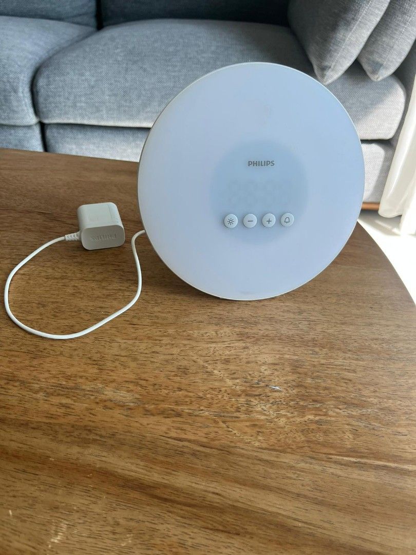 Philips smartsleep alarm clock, Furniture & Home Living, Home Decor ...