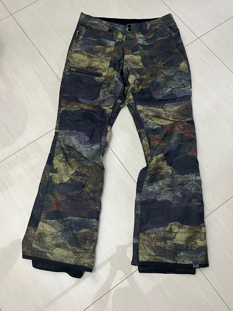 Quiksilver dark and outlet stormy snowboard pants
