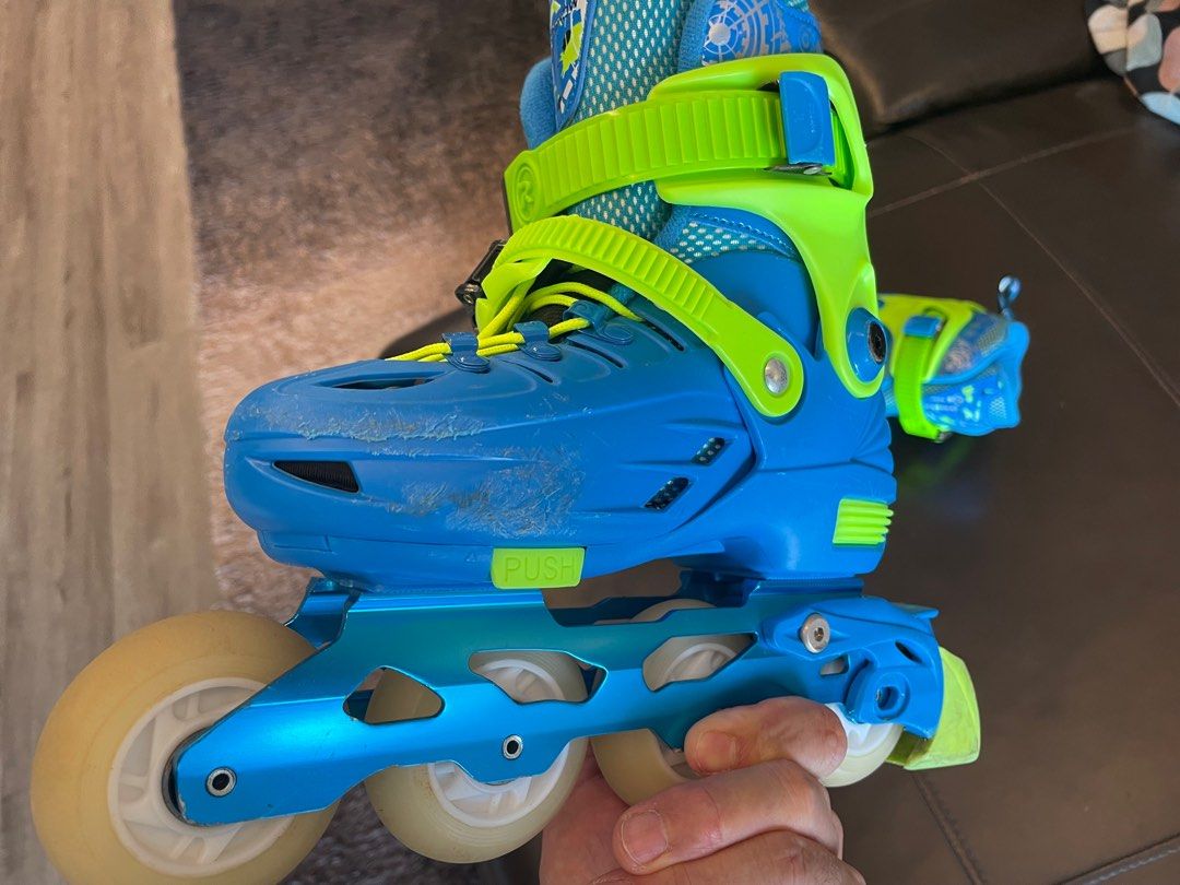 Rollerblades for kids adjustable size and super smooth wheels, Sports
