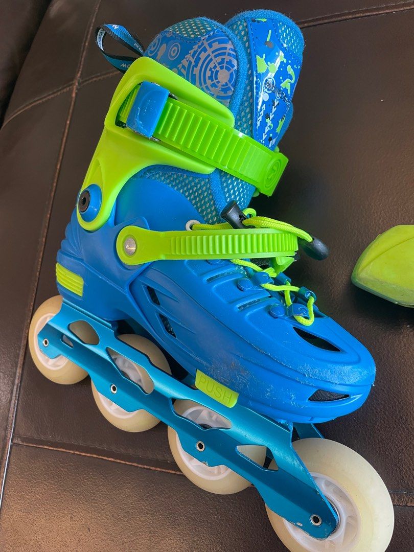 Rollerblades for kids adjustable size and super smooth wheels, Sports