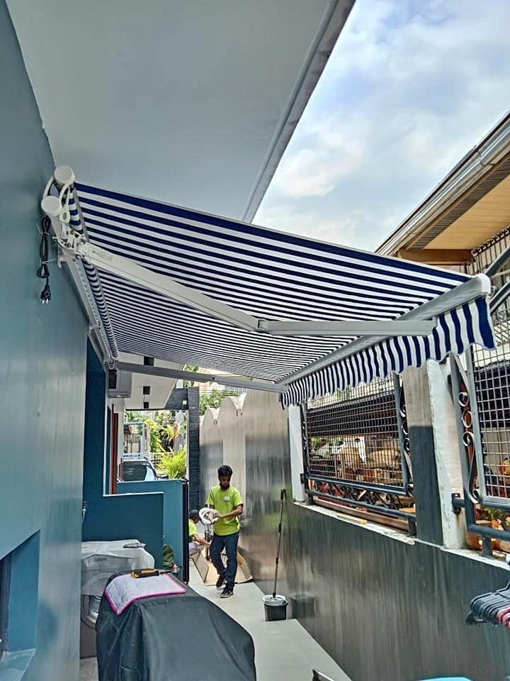 SALE!! Heavy Duty Retractable Awning Canopy ( Manual and AutoMatic