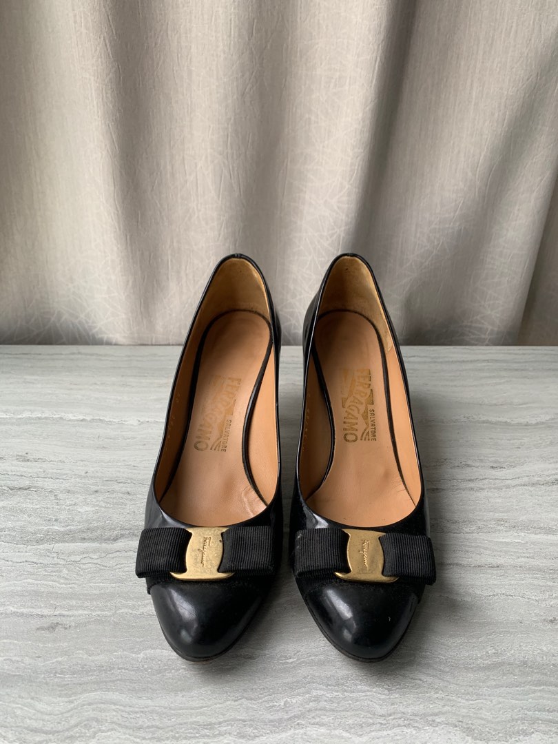 ferragamo bow heels