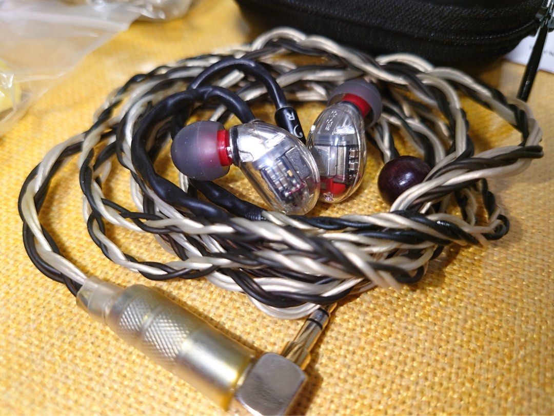 Shure SE846 另配一條自購升級線, 音響器材, 耳機- Carousell