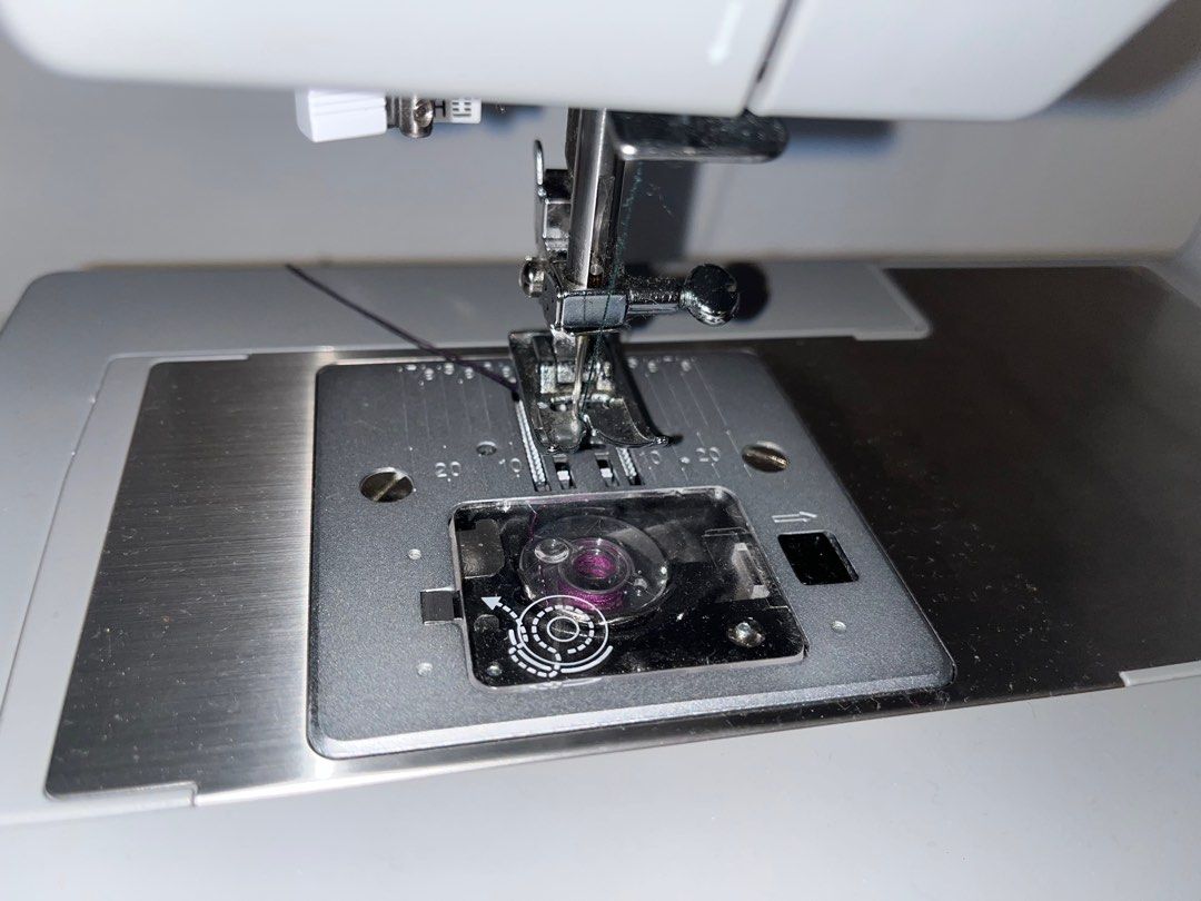 Singer Heavy Duty Model 4432 Sewing Machine, TV & Home Appliances