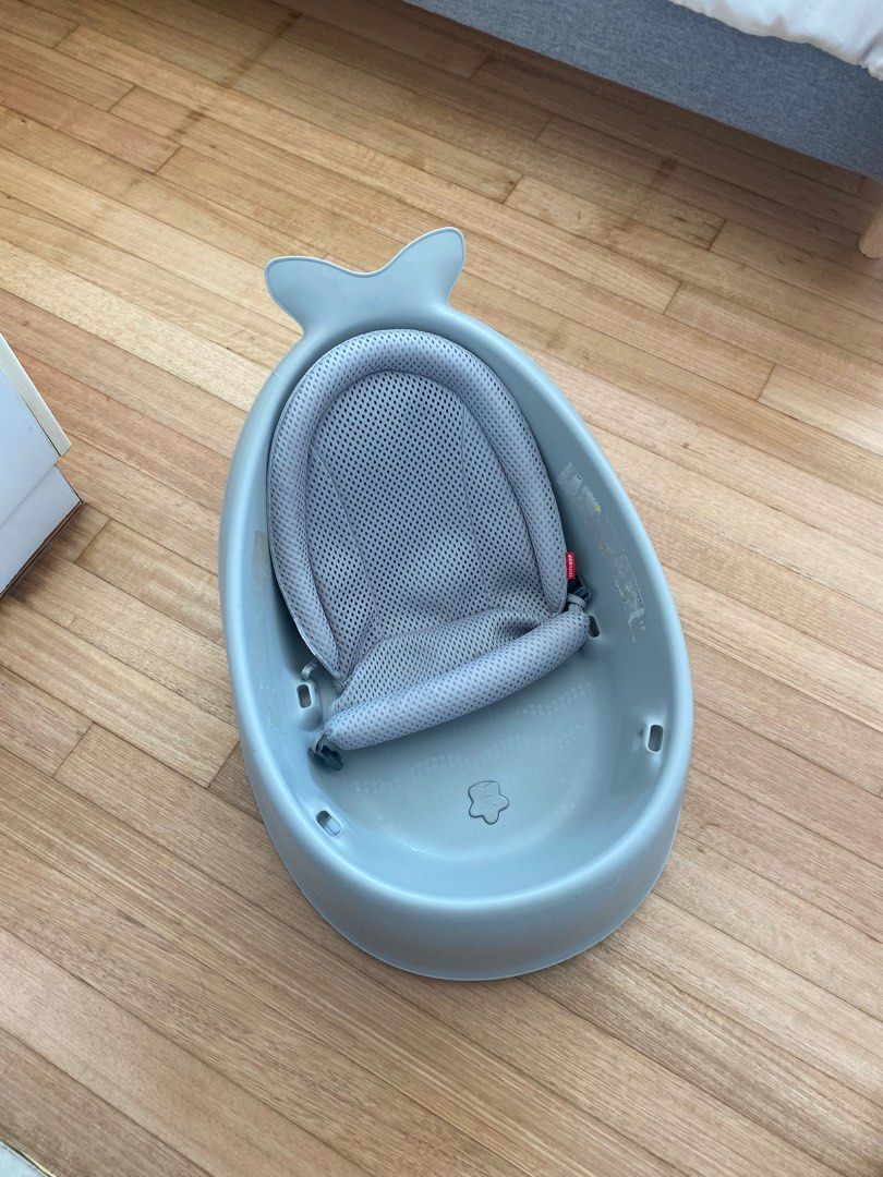 Skip Hop Moby Smart Sling bath tub, Babies & Kids, Bathing & Changing