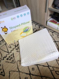 Sloped pillow/bantal bayi anti gumoh