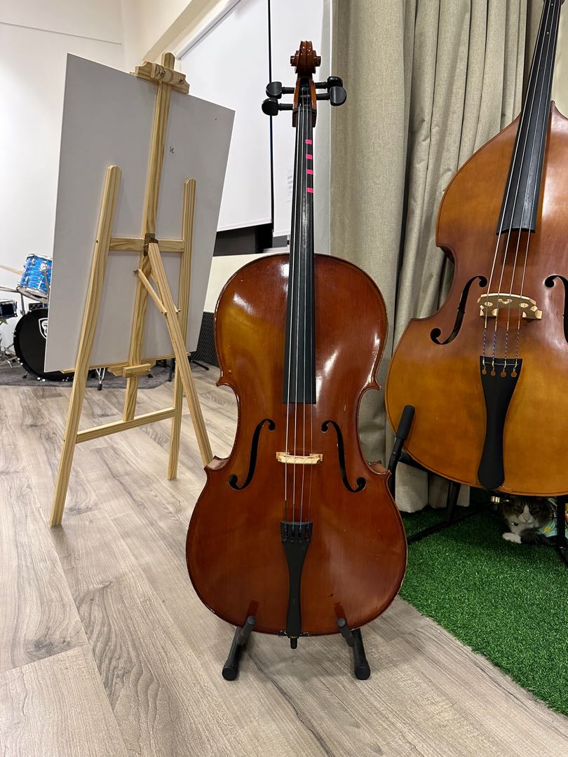 Solid wood Second Hand cello, Hobbies & Toys, Music & Media, Musical