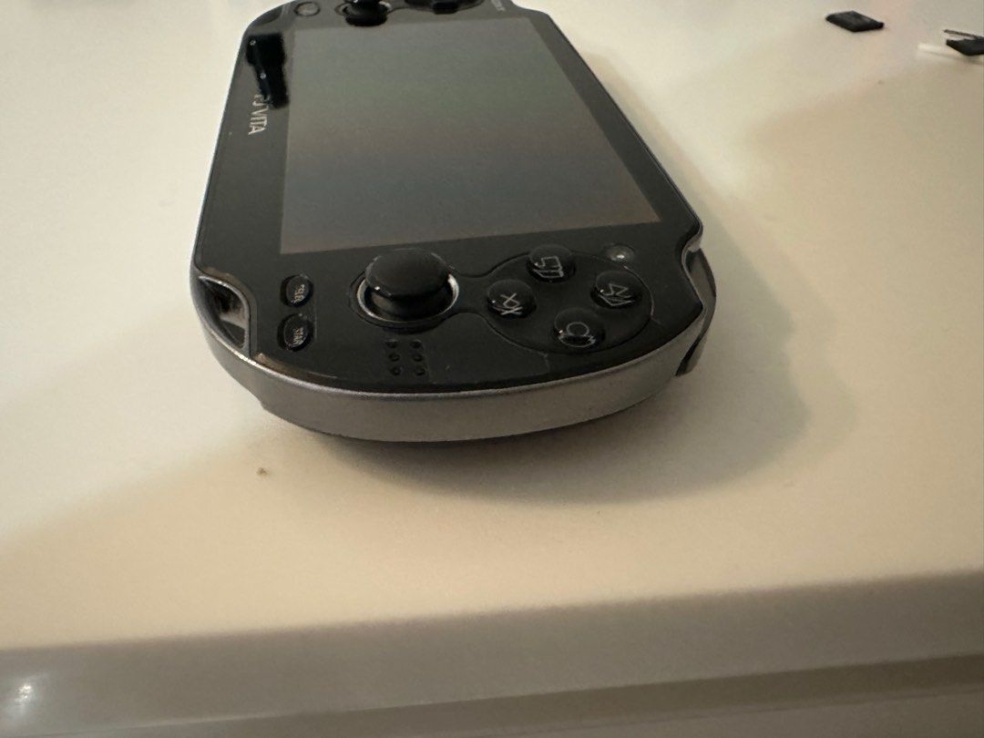 Sony PSV PlayStation Vita console OLED original version 1000, Video