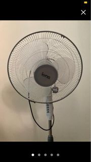 Standing floor fan - broken casing but works
