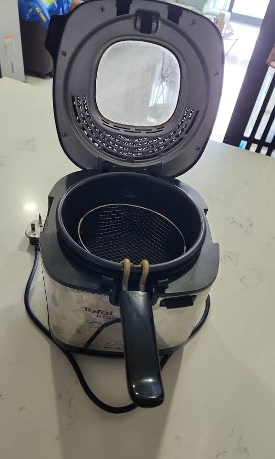 Tefal deep fryer, TV & Home Appliances, Kitchen Appliances, Fryers on