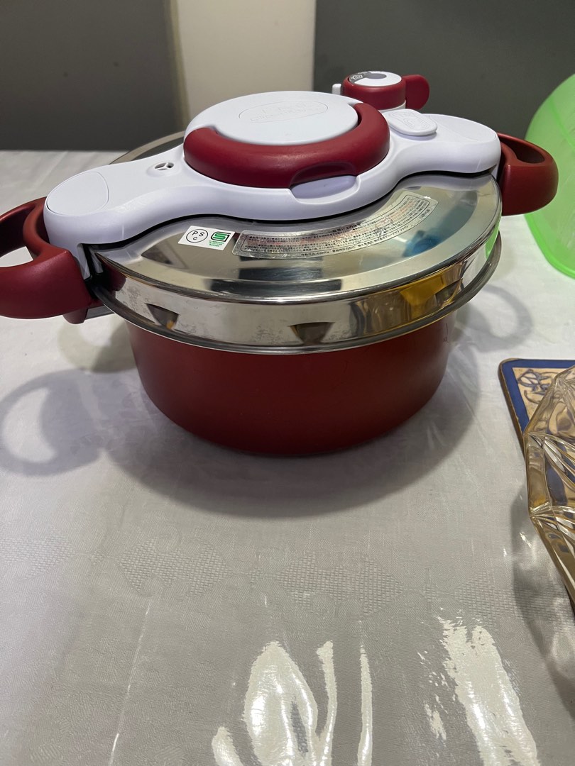 Tefal pressure cooker small non stick finish, Furniture & Home Living