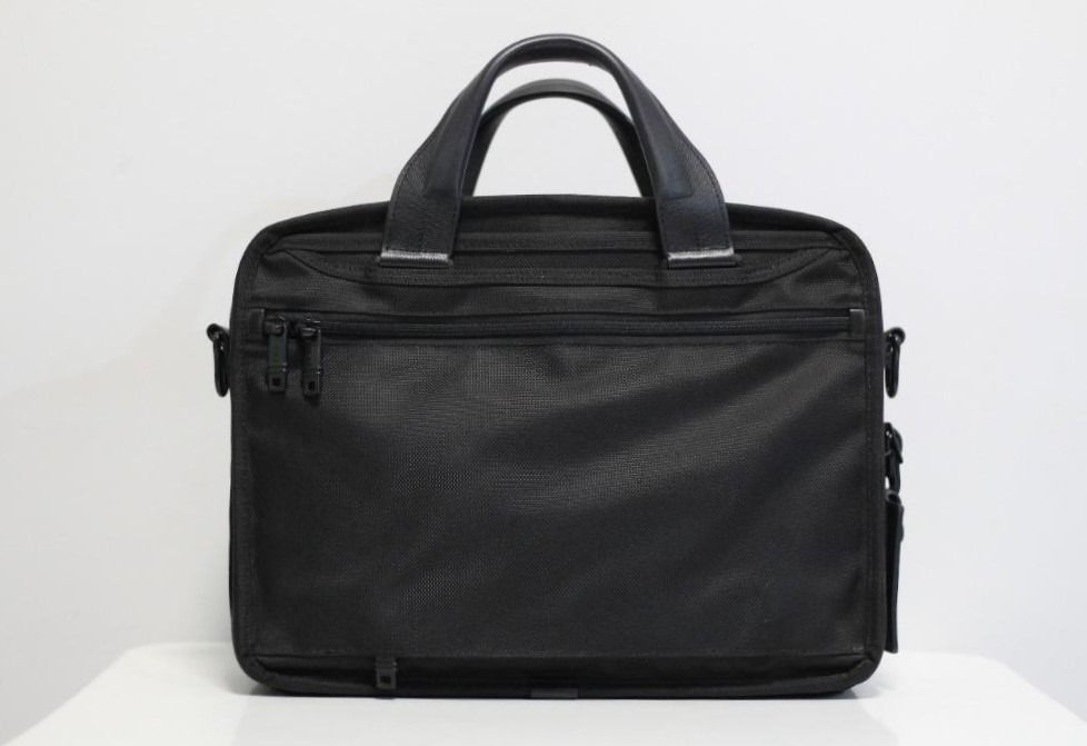 Tumi alpha 2 small sales screen expandable laptop brief