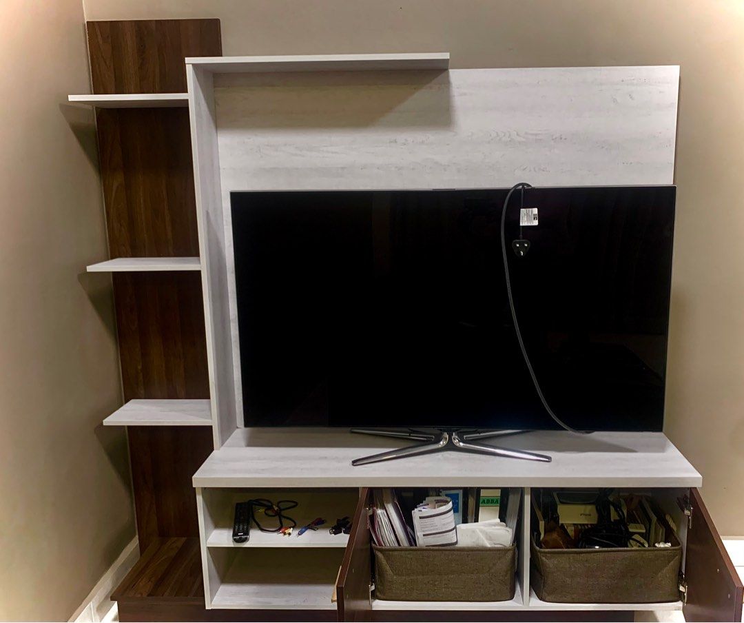 TV very New, Furniture & Home Living, Furniture, Other Home