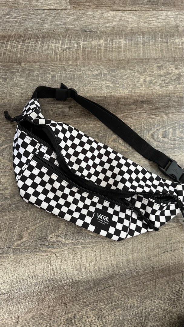 vans checkered fanny pack