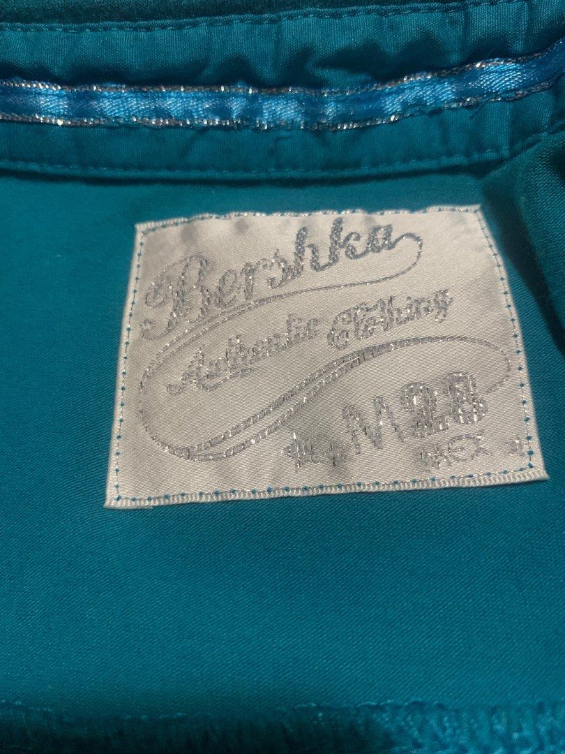 Vintage bershka longsleeves (Category: Longsleeves) located in Talisay. Submitted by bilchecomedia (Listing ID 1228315050, Image 3). Description: Preloved by my mom so this has been in our closet for about 20 years but still look the very best! Rfs: for my dog’s medical needs.