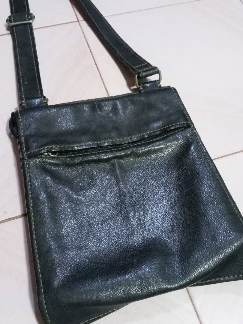 Wilsons leather pelle studio bag Women s Fashion Bags Wallets Shoulder Bags on Carousell