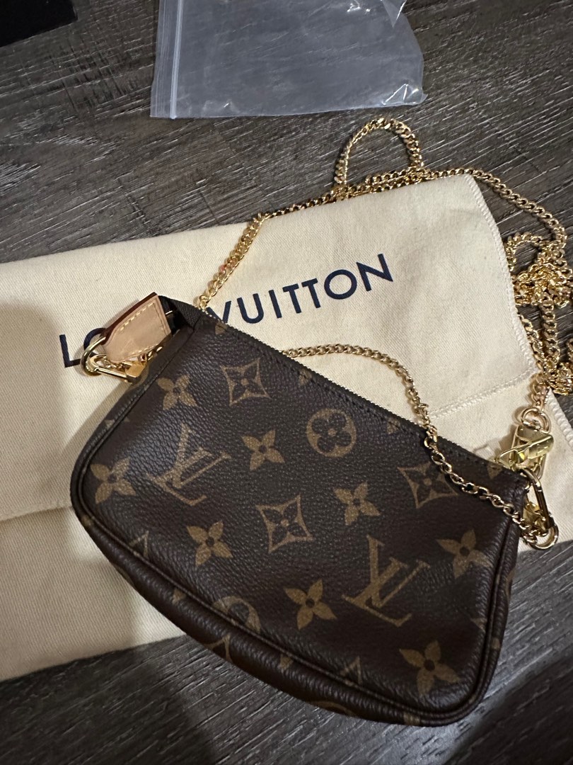 LV Louis Vuitton Mini Pochette Accessories Monogram Canvas GHW(Cash S$650)