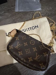 Louis Vuitton Mini Pochette Accessories Monogram Xmas Bear Fuchsia