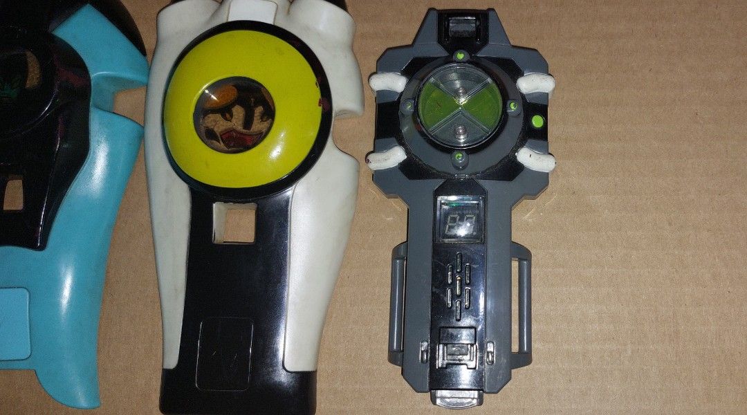 2007 Bandai Cartoon Network Ben 10 Tranforming Alien Arm Toys