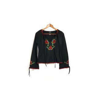 · 新裝裏百貨行· 匈牙利民族風格刺繡上衣