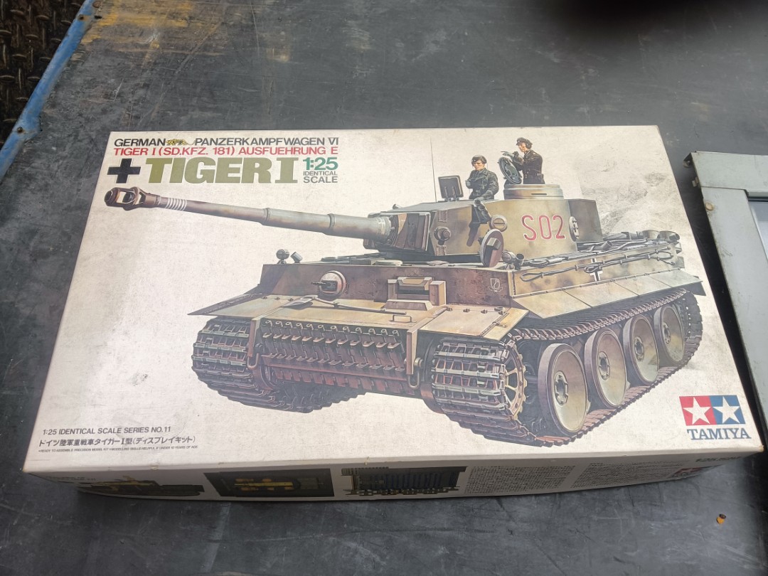 田宮TAMIYA Tiger I 1/25 模型, 哩哩扣扣, 其他在旋轉拍賣