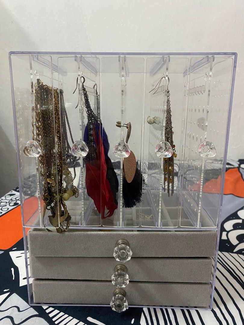 Acrylic jewellery organiser, Women's Fashion, Jewelry & Organisers