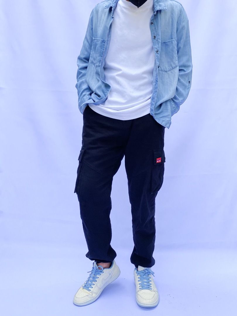 Authentic H&M Acid-washed Denim Long Sleeves (Category: Coats, Jackets and Outerwear) located in Iloilo. Submitted by sasukejd (Listing ID 1228525970, Image 3). Description: Medium to Large for both men and women Dimensions: 25x21 High quality fabric Issue: 1 small washable stain.