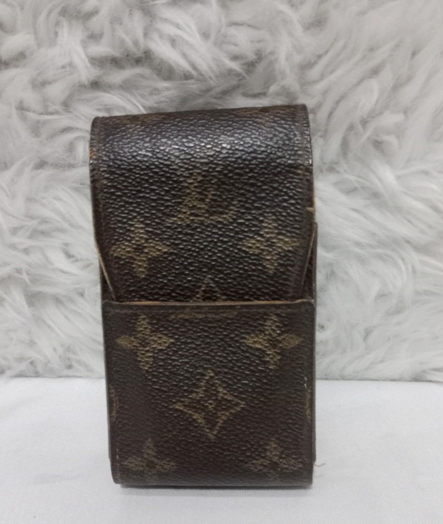 Authentic Louis Vuitton Case (Category: Cases & Sleeves) located in Caloocan City. Submitted by sassypurchased (Listing ID 1228455168, Image 1). Description: Authentic Louis Vuitton Case 3,499 Good condition, with usual sign of usage From Japan Preloved Shop NOT UKAY SOURCE NO HAGGLING PLS H-4.5 L-2.5 W-1 inches approx DETAILS ARE POSTED IN THE PIC ♥️Sold as is. What you see is what you get. Price reflects condition ♥️Please manage your expectati