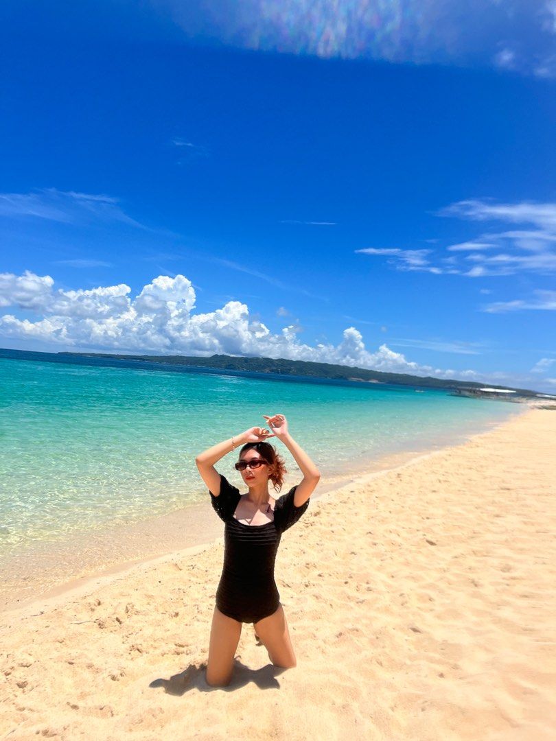 Black Puff Sleeve One Piece Swimsuit (Category: Bikinis & Swimsuits) located in Paranaque City. Submitted by tineeey (Listing ID 1228399449, Image 2). Description: Used once Size XS.