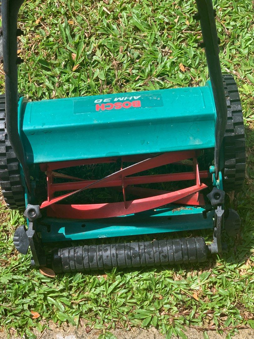 Bosch AHM 30 Manual Grass Cutter, Furniture & Home Living, Gardening