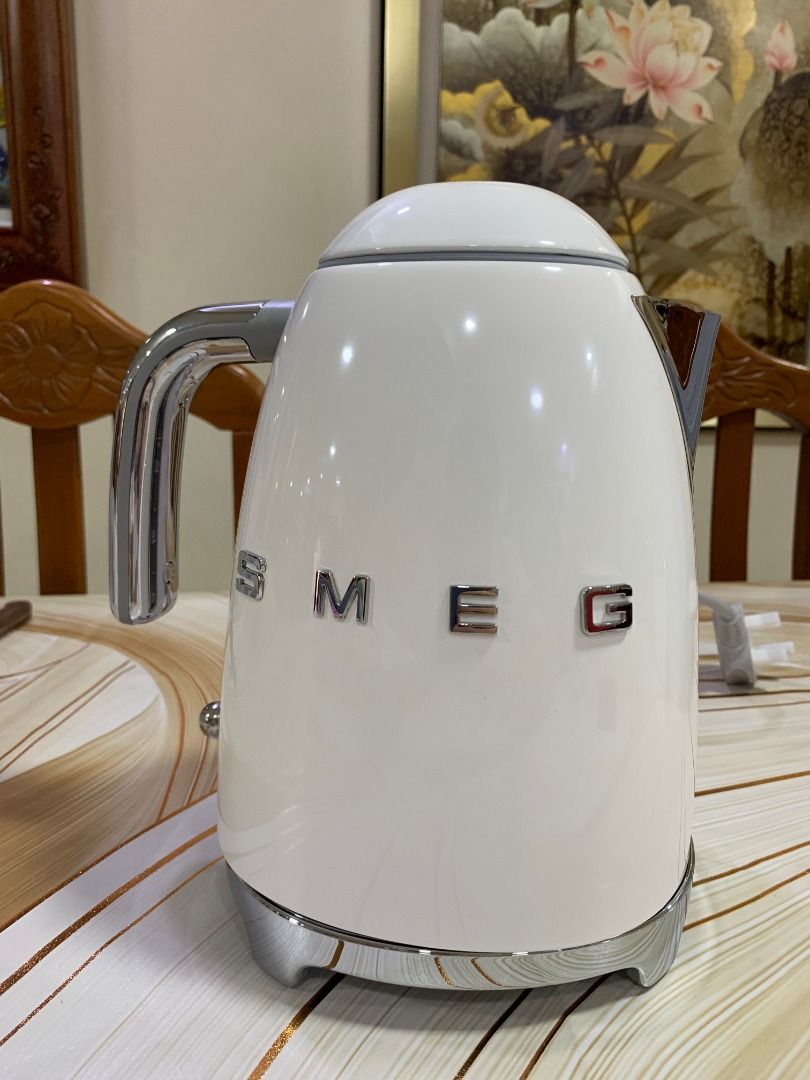 Smeg 1.7L 50's Style Kettle - White