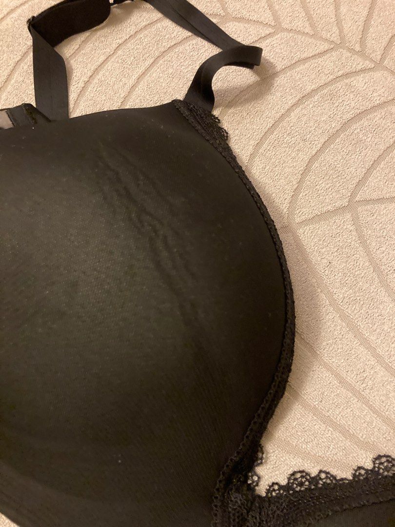 Uniqlo women wireless bra (3D HOLD), 女裝, 內衣和休閒服- Carousell