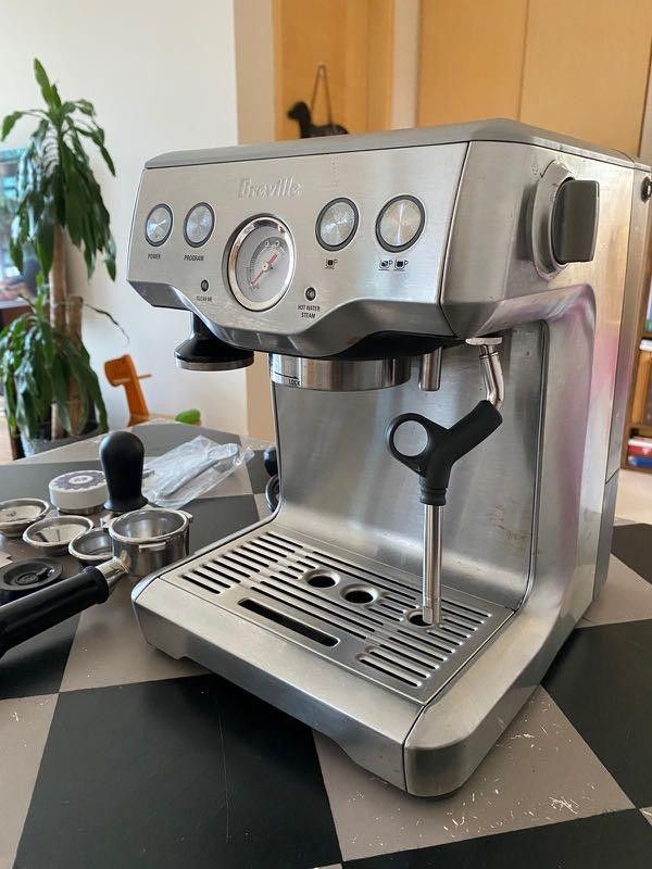 Breville Infuser Espresso Machine BES840, TV & Home Appliances, Kitchen