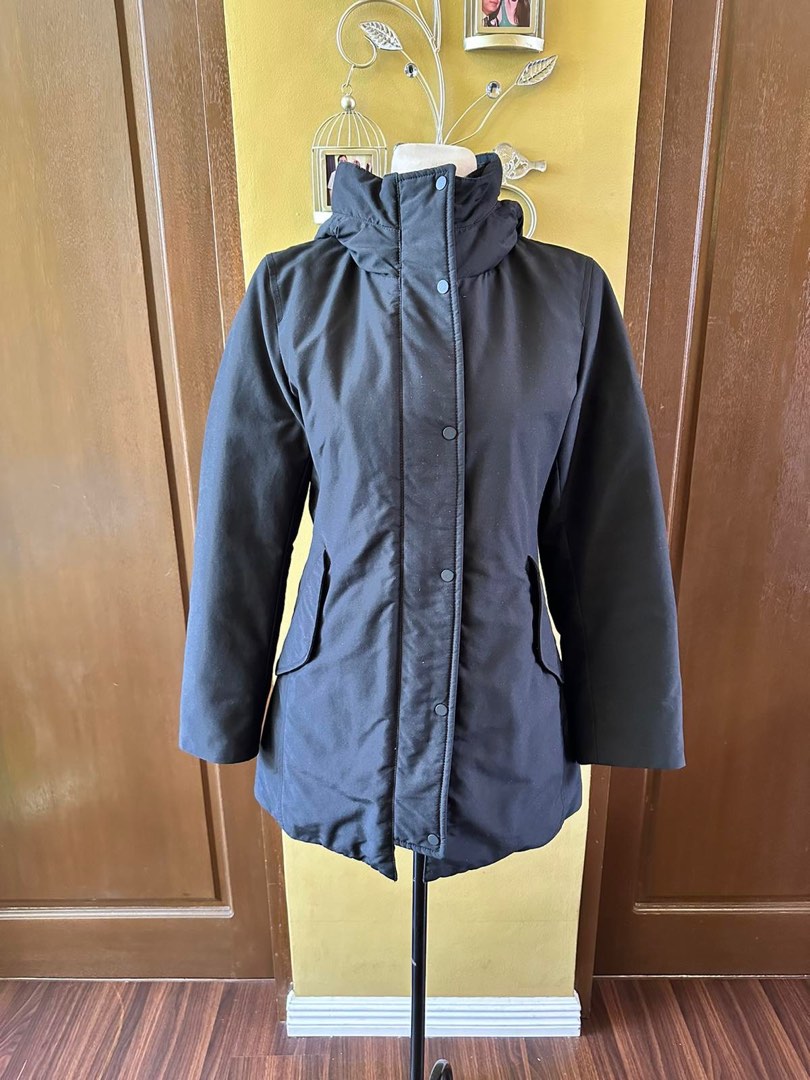 Bubble Jacket from Uniqlo, excellent condition, no flaws, Medium