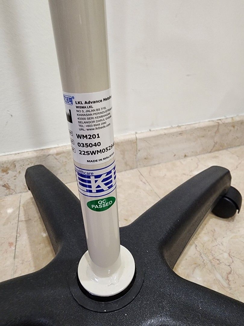 Compat Ella Enteral Feeding Pump and Stand, Health & Nutrition, Medical