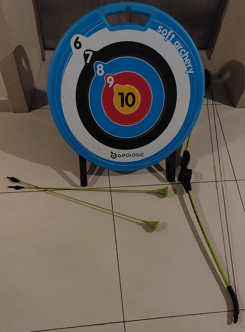 Decathlon Geologic Bow/Arrows/Target, Sports Equipment, Sports & Games
