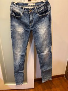 (Category: ) located in . Submitted by downsizingmycloset (Listing ID 1228535641, Image 1). Description: .