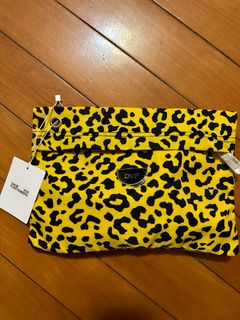 New DVF Diane Von Furstenberg Yellow Leopard Print Clutch Zipper Bag Storage Pouch64236132508546110