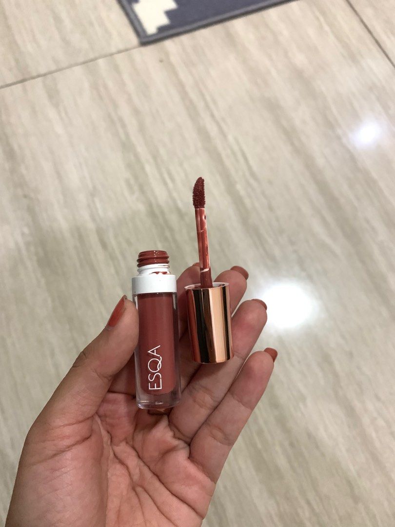 Esqa Lip Gloss Shades “Jakarta”, Kesehatan & Kecantikan, Rias Wajah di