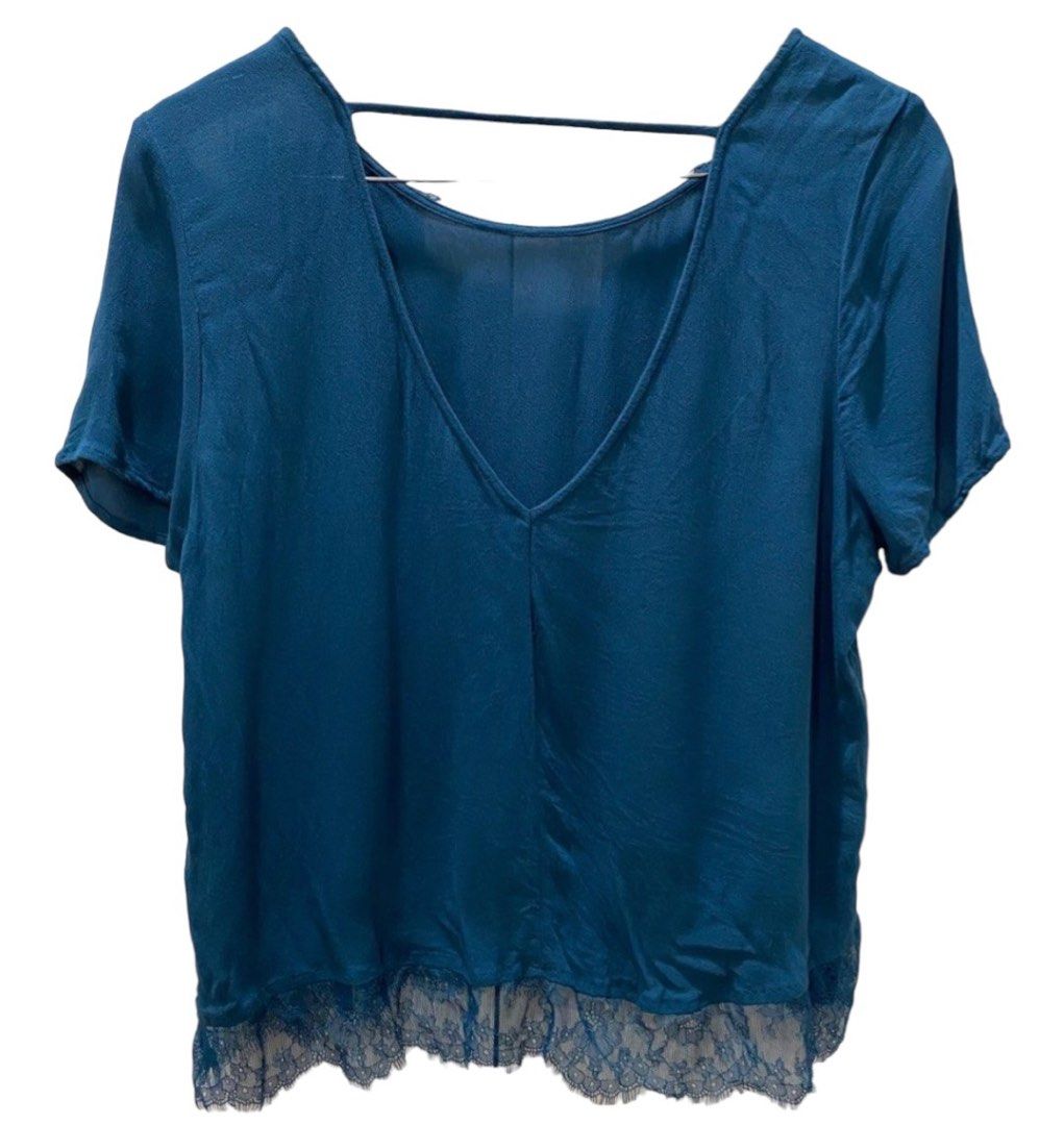 Forever 21 F21 Sheer Lace Blouse (Category: Blouses) located in Paranaque City. Submitted by kricasmnl (Listing ID 1210642009, Image 2). Description: used ONCE only..