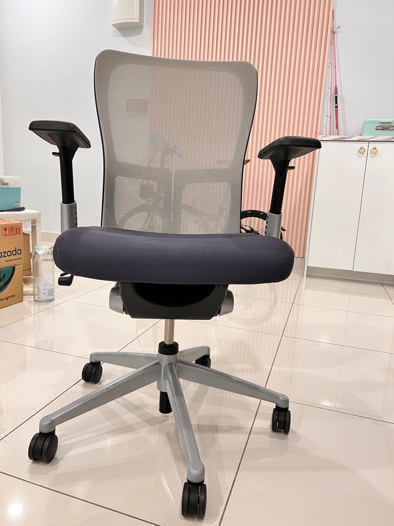 Haworth office chair, Furniture & Home Living, Furniture, Chairs on
