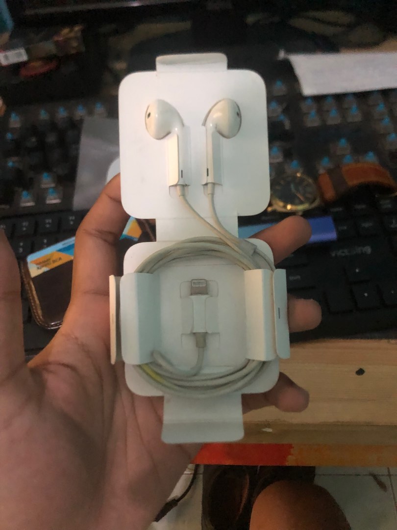 Headset Iphone 11 Original Apple on Carousell