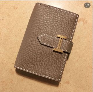 （分類：）位於 。 由 Hloverrrr 提交（商品編號 1228458779，圖片 1）。簡介： 。