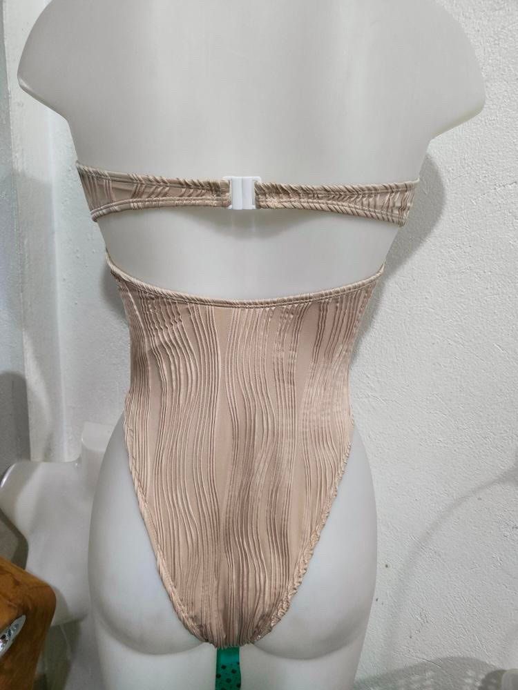 High cut one pice in Wave Tortilla (Category: Bikinis & Swimsuits) located in Makati City. Submitted by dhaneclutter (Listing ID 1228549455, Image 2). Description: S 33-34, Bust: 34-35 | Waist : 28 | Hips: 37-38 Bikini Cut: High Fabric: Textured/ Wave.