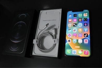 iPhone 12 Pro 128GB (Category: iPhone 12 Series) located in Las Pinas. Submitted by yayie_caratao08 (Listing ID 1228480108, Image 2). Description: iPhone 12 Series *128gb * Graphite * 81% Battery Health * No Dents / Scratches * Globe Locked * No History Of Repair * Complete Inclusions - Box - USB - C to lightning cable * Meet up points - Dominican College - Star mall Shaw - Shangri-La - Mega mall MOP: Cash / GCash iPhone 12pro 128gb.