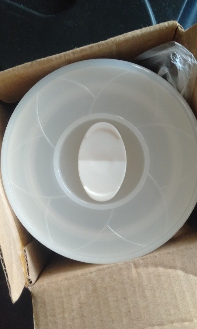 Japan Airtight round container /Japan Kitchenware (Category: Food Organization & Storage) located in Manila. Submitted by rinroo (Listing ID 1228465522, Image 3). Description: Authentic Japan Kitchenware storage Airtight round container 📍Brand New/ Never been used 📍No chips, dents, stains, flaws 📍box is dented 📍perfect size for a cup of tea/coffee or side dishes.
