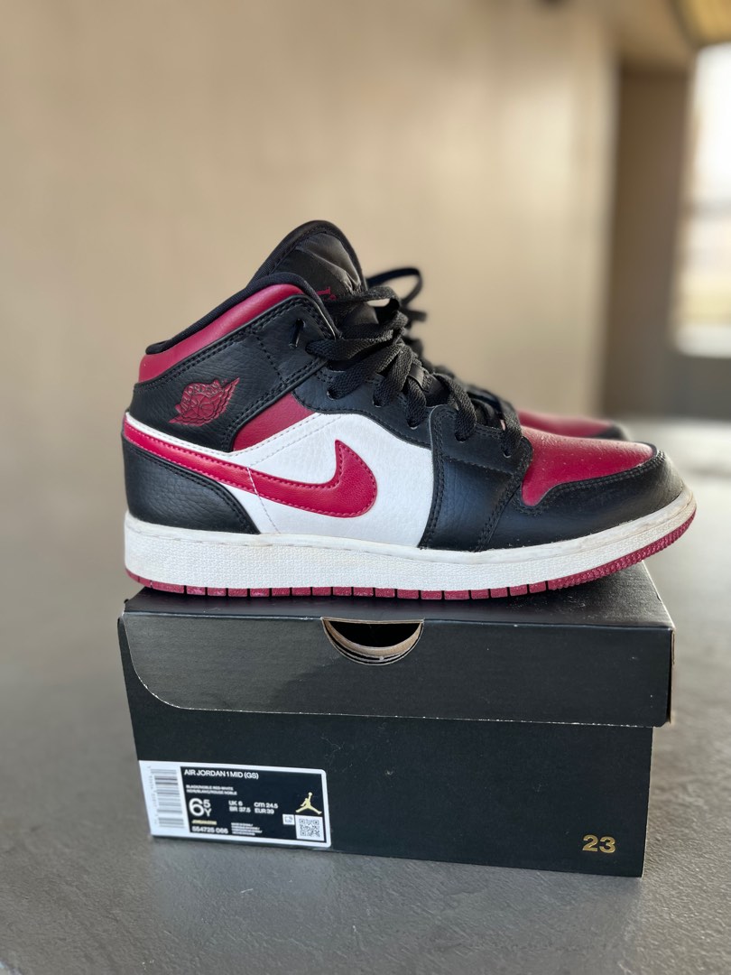 j1 noble red