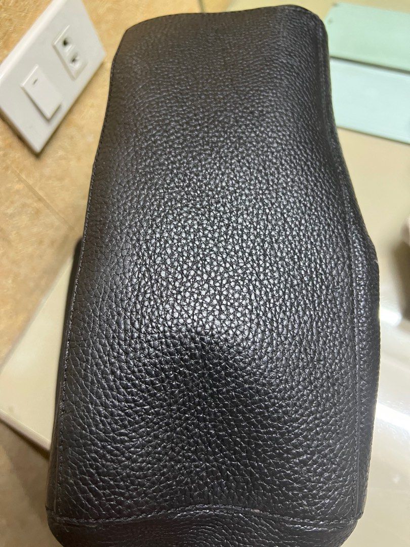 Kate spade (Category: Luxury Bags & Wallets) located in Quezon City. Submitted by prelovica (Listing ID 1228405181, Image 3). Description: .